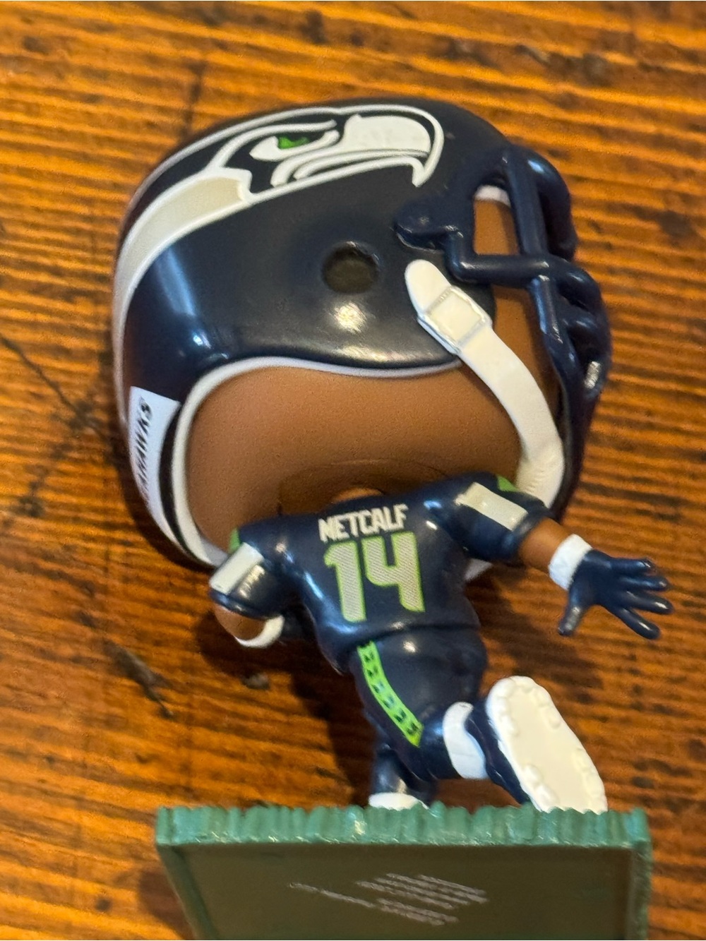 Funko DK Metcalf #14 Seattle Seahawks NFL Vinyl Figure 2020